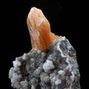 Stellerite, Quartz.