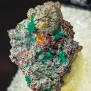 Dioptase with Wulfenite