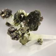 EPIDOTE, AXINITE-Fe