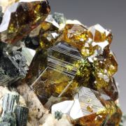 gem GARNET var. ANDRADITE var. TOPAZOLITE, ACTINOLITE