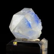 Quartz + Dumortierite. 565.5 ct.