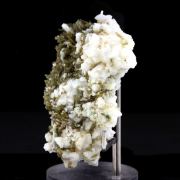 Clinozoisite. 242.0 ct.