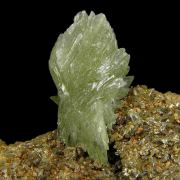 Ludlamite with Vivianite on matrix