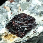 CLINOHUMITE on MUSCOVITE - Afghanistan