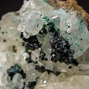 Clinoatacamite with Calcite