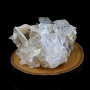 Quartz + Baryte. 57.36 ct.