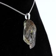 Raw petroleum Quartz Necklace. 18.71 ct.