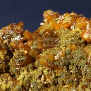 Wulfenite on Mottramite