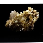 Quartz + Muscovite. 1562.0 ct.