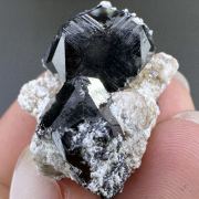 Bixbyite-(Mn), topaz