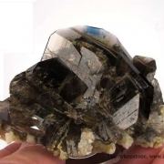 Ferroaxinite