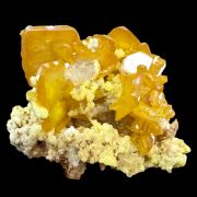 Wulfenite, mimetite, calcite