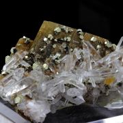 Siderite, Pyrite, Quartz.