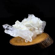 Quartz + Baryte. 99.58 ct.