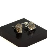 Raw petroleum Quartz earrings. 7.84 ct.