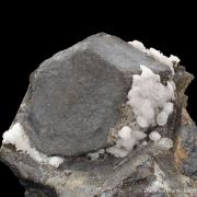 Magnetite (twinned)