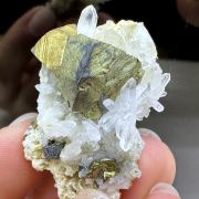 Chalcopyrite, quartz