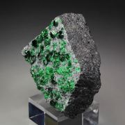 GARNET var. UVAROVITE