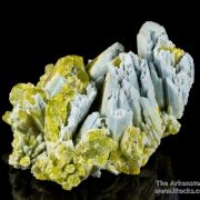 Plumbogummite replacing Pyromorphite