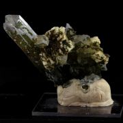 Quartz, Chlorite, Adularia. 291.35 ct.