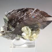 gem AXINITE-Fe, CALCITE