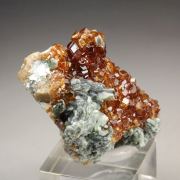 gem GARNET var. HESSONITE, CLINOCHLORE