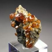 gem GARNET var. SPESSARTINE, MUSCOVITE