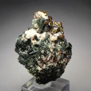 gem GARNET var. ANDRADITE var. TOPAZOLITE, ACTINOLITE