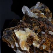 Quartz + Siderite. 768.0 ct.