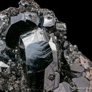 Hematite on Hausmannite