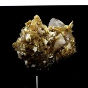 Quartz + Muscovite. 1562.0 ct.