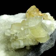 Barite on Quartz