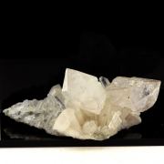 Quartz. 355.0 ct.