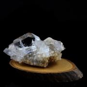 Quartz + Baryte. 57.36 ct.