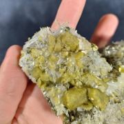 QUARTZ and PYRITE on SIDERITE - France