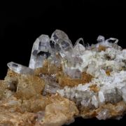 Quartz + Albite + Calcite. 275.85 ct.