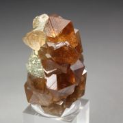 gem GARNET var. GROSSULAR