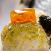 Hedyphane, Wulfenite, Hemimorphite