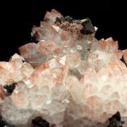 Hematoide Quartz + Chalcopyrite + Calcite.