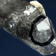 Quartz (Smoky enhydro)