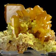 Wulfenite, mimetite, calcite