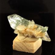 Quartz, Chlorite.