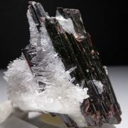 Hubnerite with Quartz