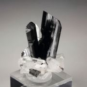 HUBNERITE, QUARTZ