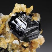 CASSITERITE twinned, SIDERITE