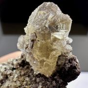 Cerussite, hemimorphite 