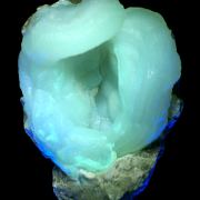 Quartz var. chalcedony