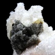 Apophyllite, Calcite, Ilvaite.