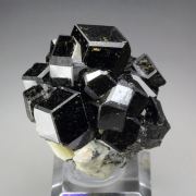 GARNET var. ANDRADITE var. MELANITE, PARGASITE