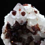 Spessartite garnet, Orthose